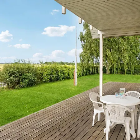 Gorgeous In With Kitchen Holiday home
